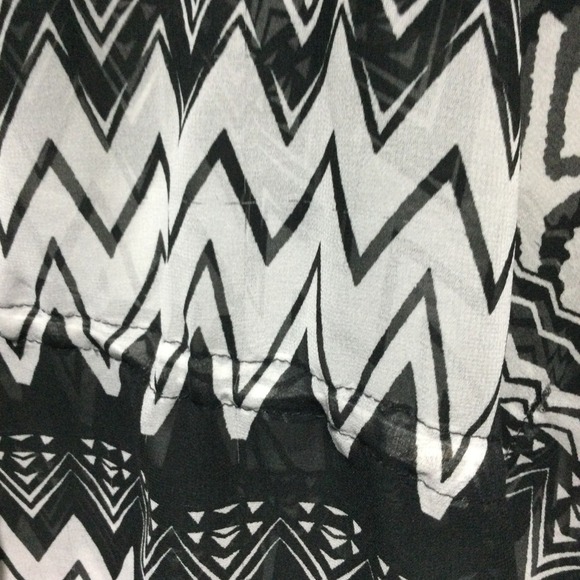 Lane Bryant Black and White Geometric Swim Coverup with Beaded V-Neck - Picture 4 of 7